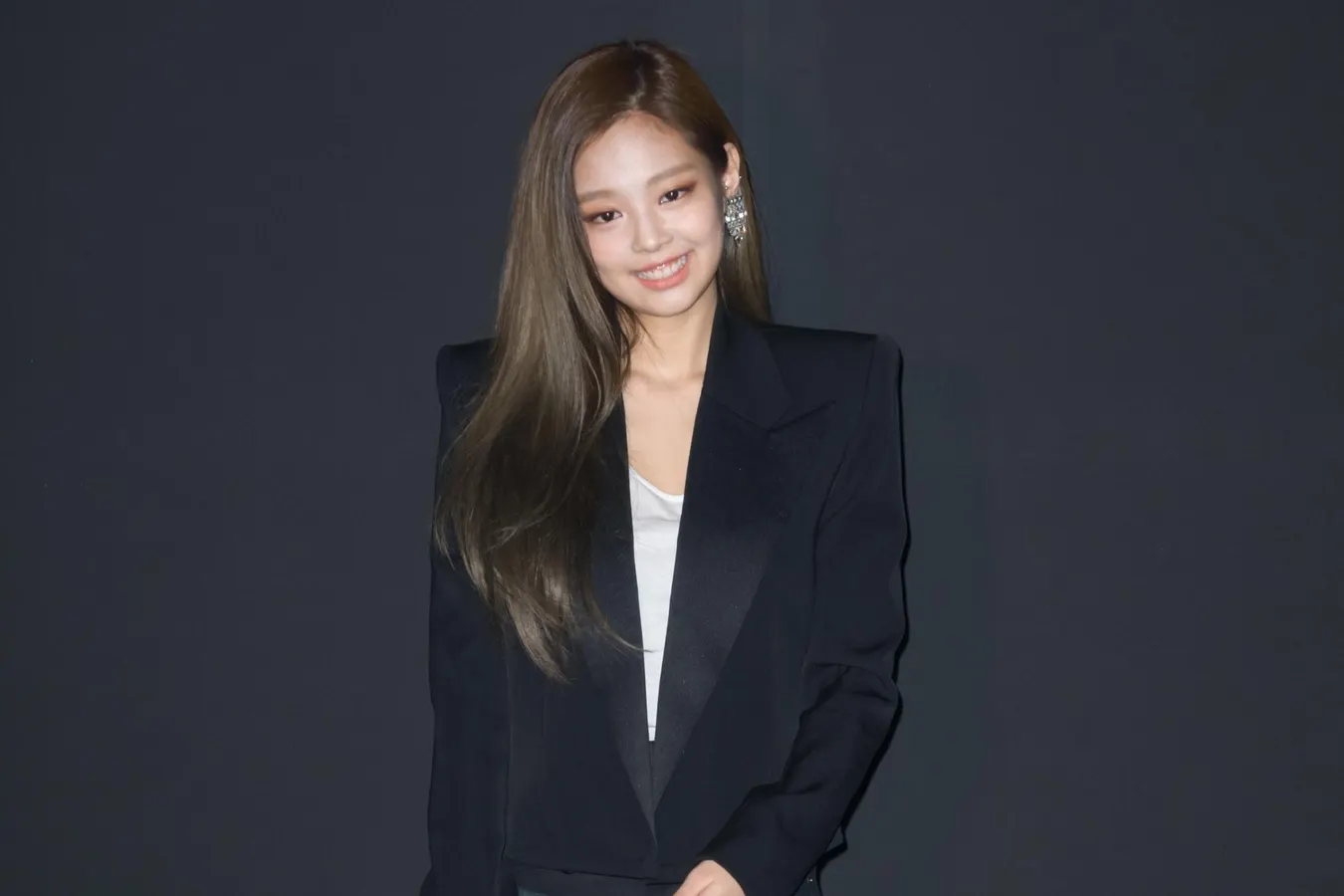Jennie from Blackpink Breaks Records on Hot R&B/Hip-Hop Songs Chart